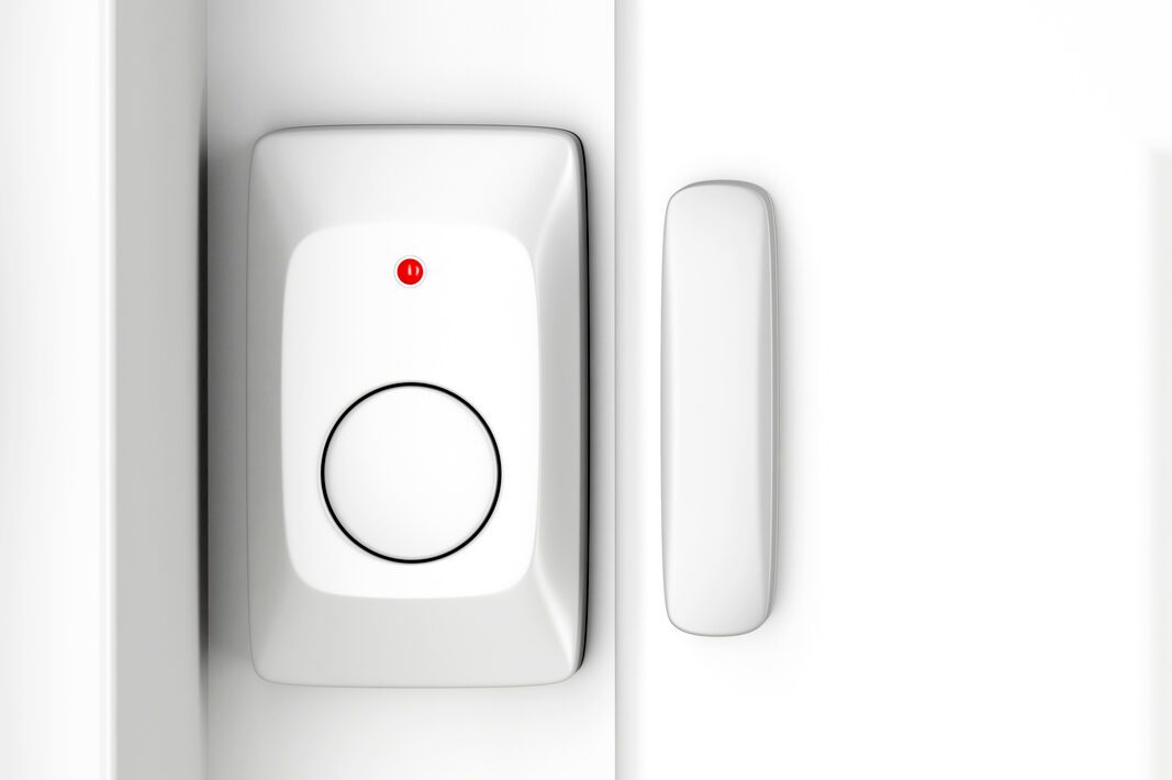 Magnetic alarm sensor