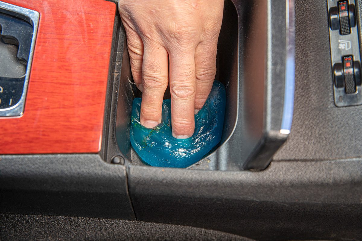 Tfhd26 Cleancupholders Dr 05b